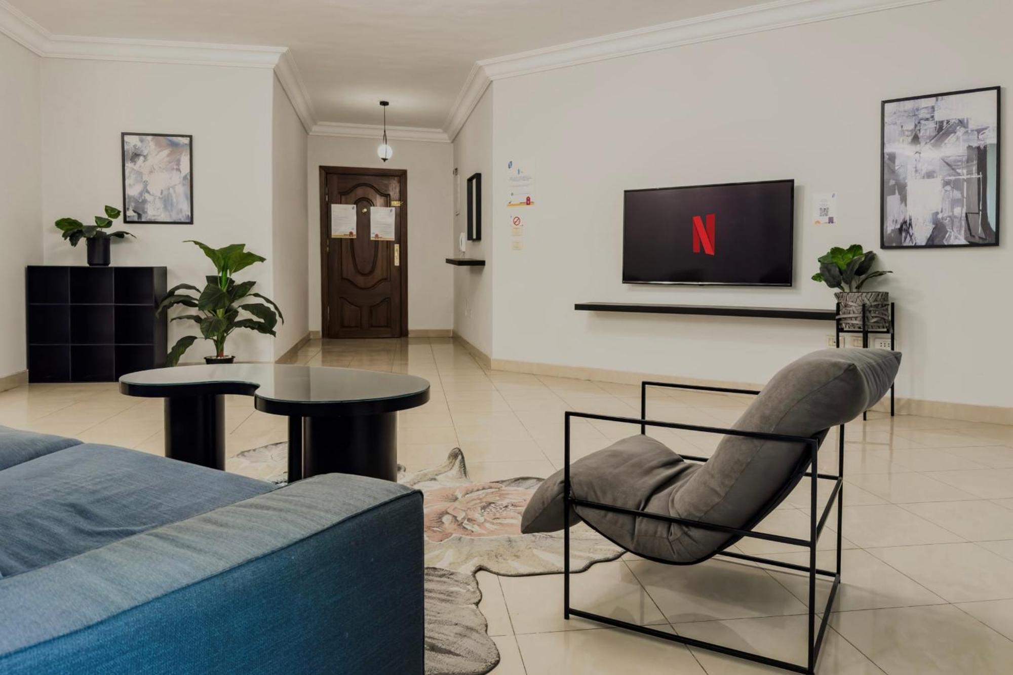 Distinct & Decent 2 Bdr Apt Steps From Nightlife And Airport 开罗 外观 照片
