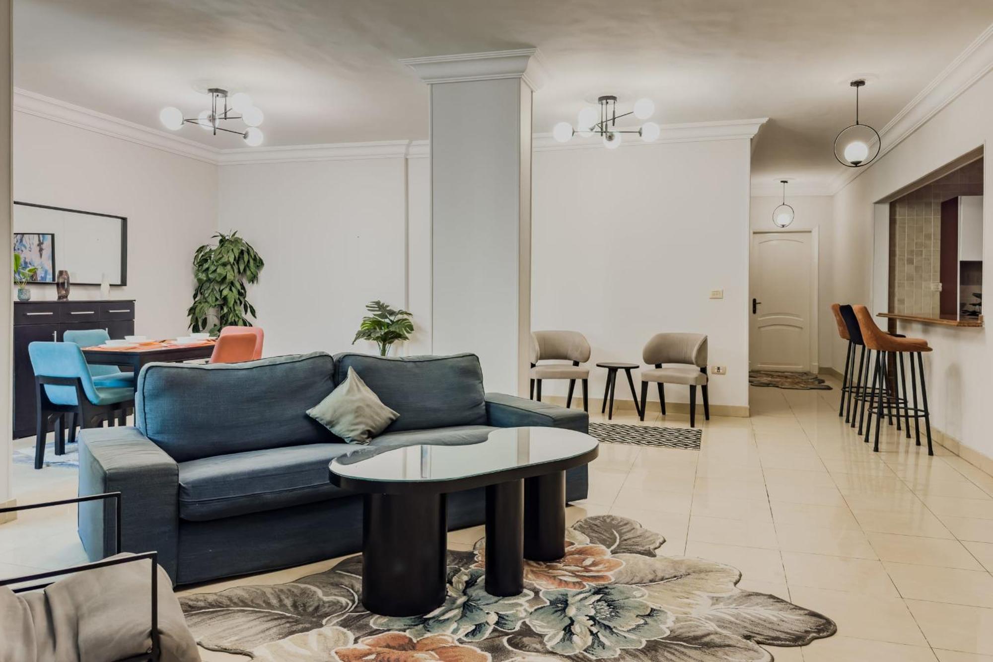 Distinct & Decent 2 Bdr Apt Steps From Nightlife And Airport 开罗 外观 照片