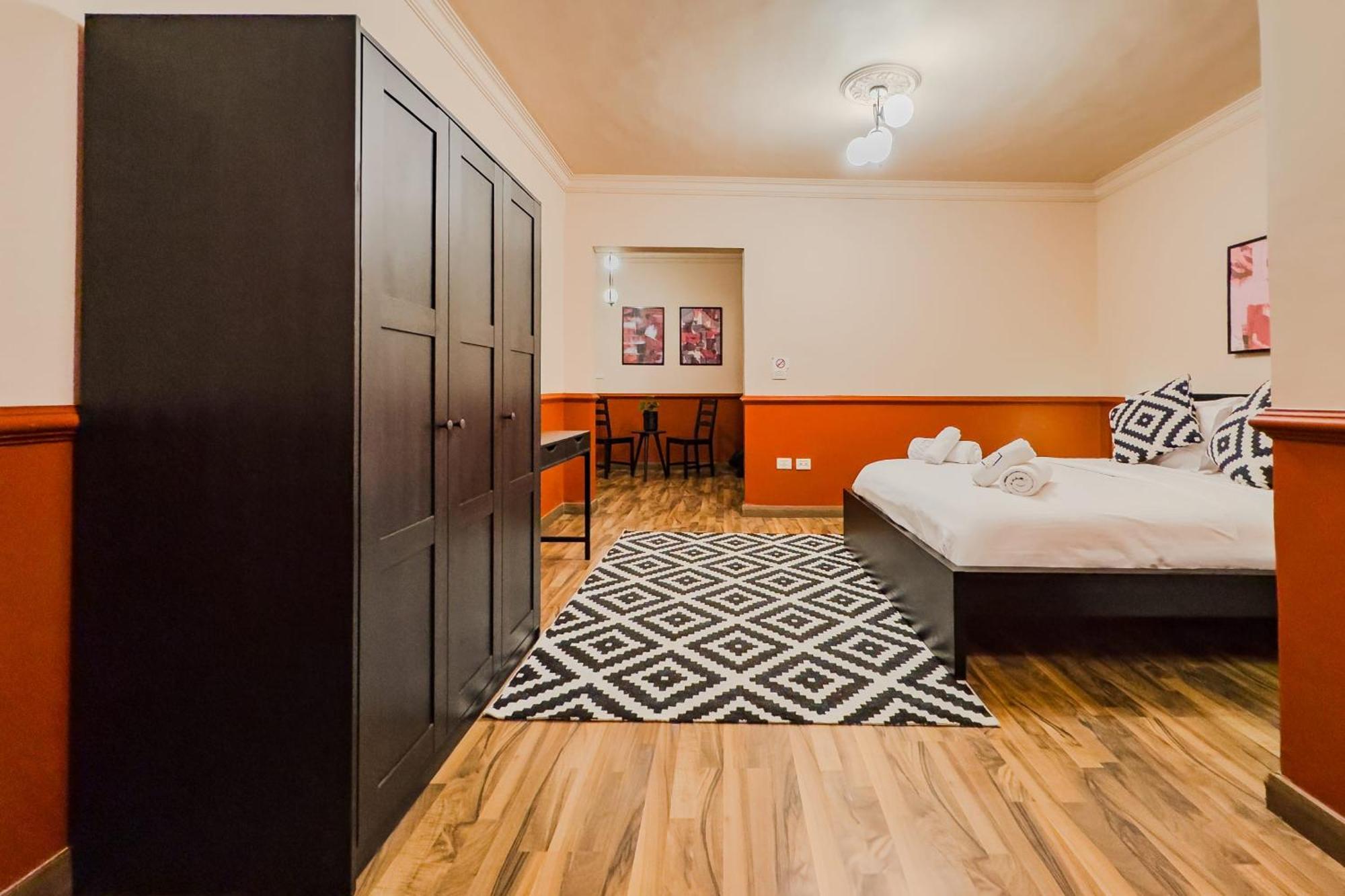 Distinct & Decent 2 Bdr Apt Steps From Nightlife And Airport 开罗 外观 照片