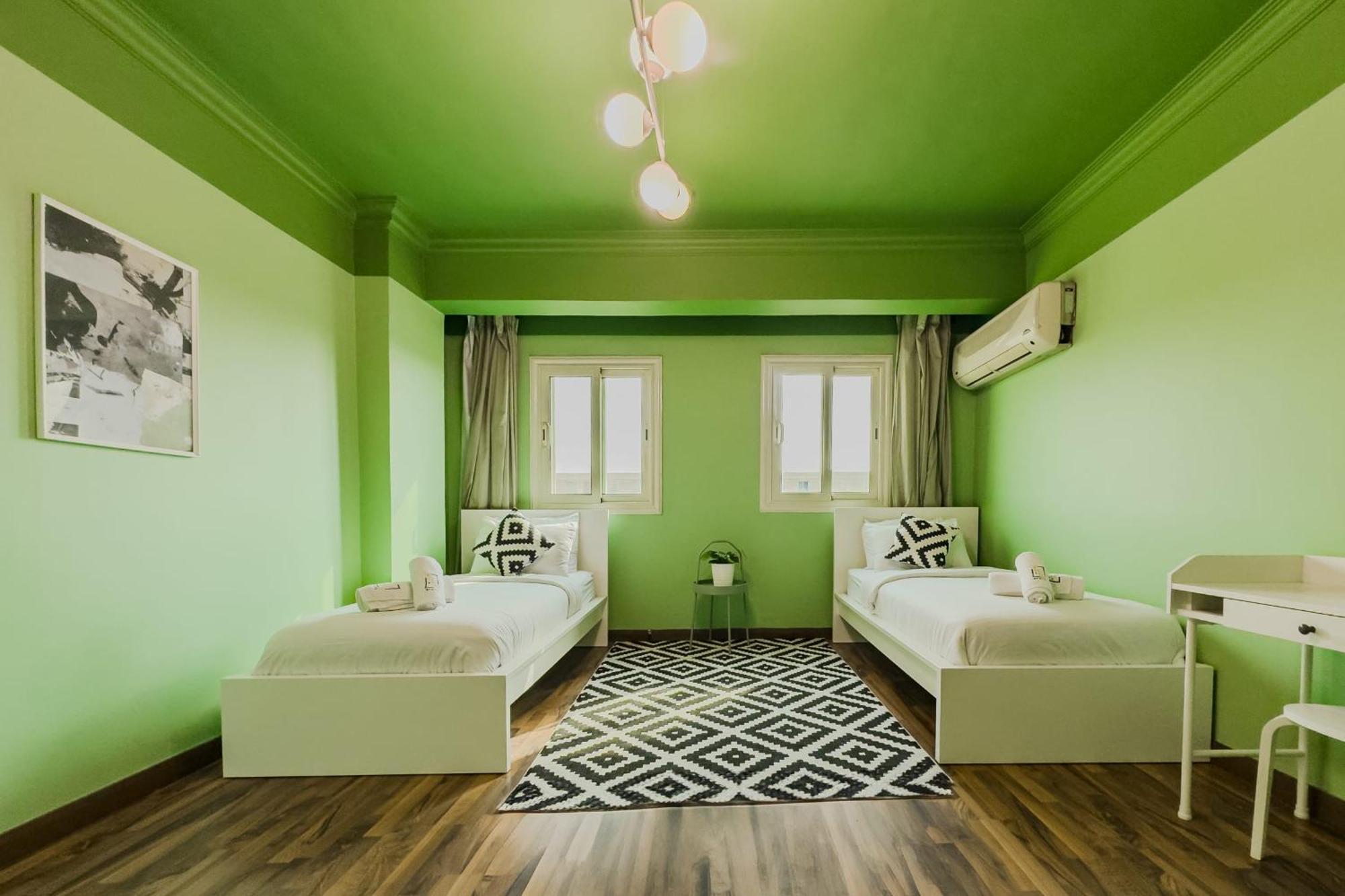 Distinct & Decent 2 Bdr Apt Steps From Nightlife And Airport 开罗 外观 照片